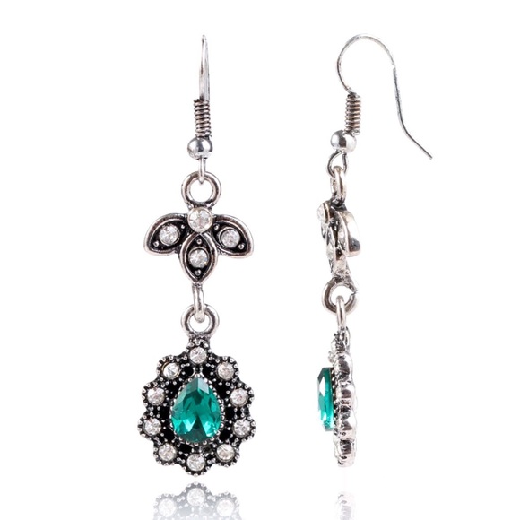 Any 2/$20! Silver Green Vintage Crystal Earrings - Picture 6 of 9
